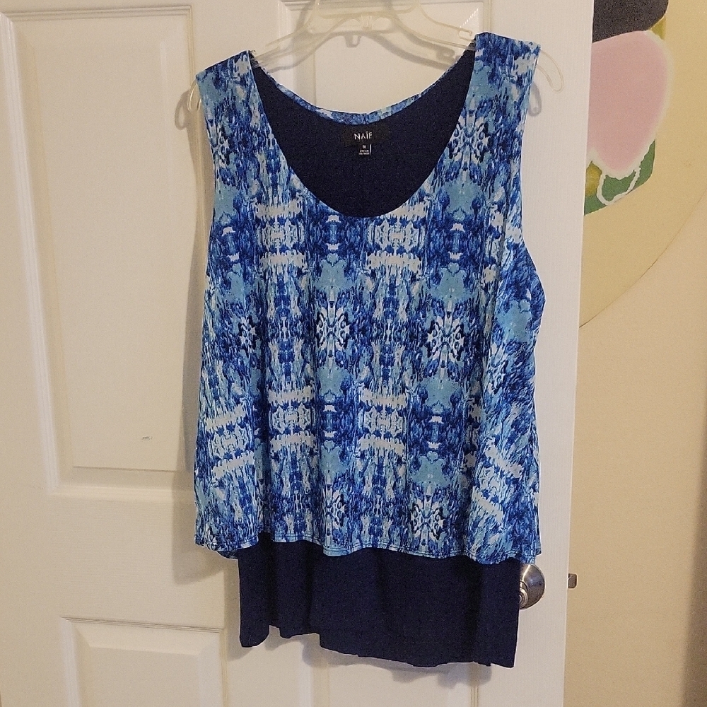 NAIF Sz1X Blue and White Patterned Sleeveless Top